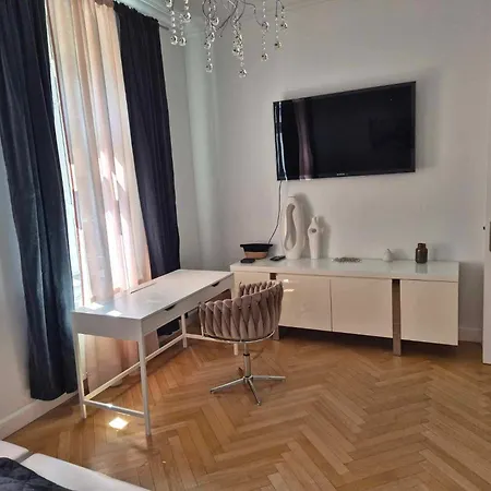 Lion - Parkowa 19 Plaza 2 Min Apartman